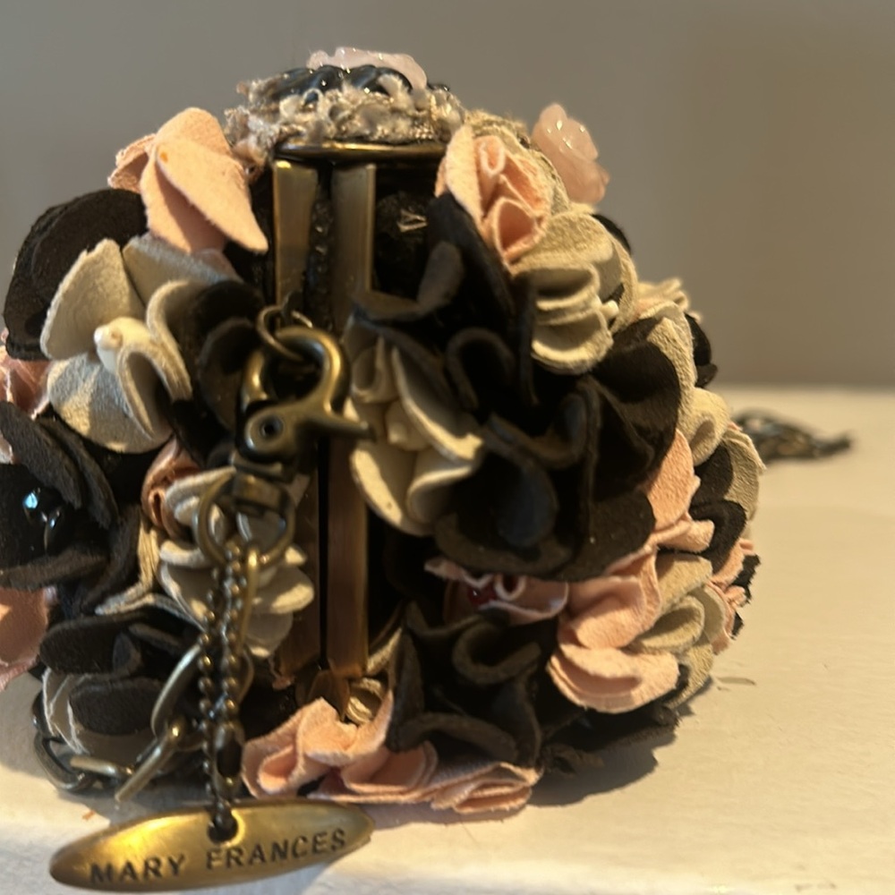 Beautiful Mary Francis handbag - Picture 4 of 7